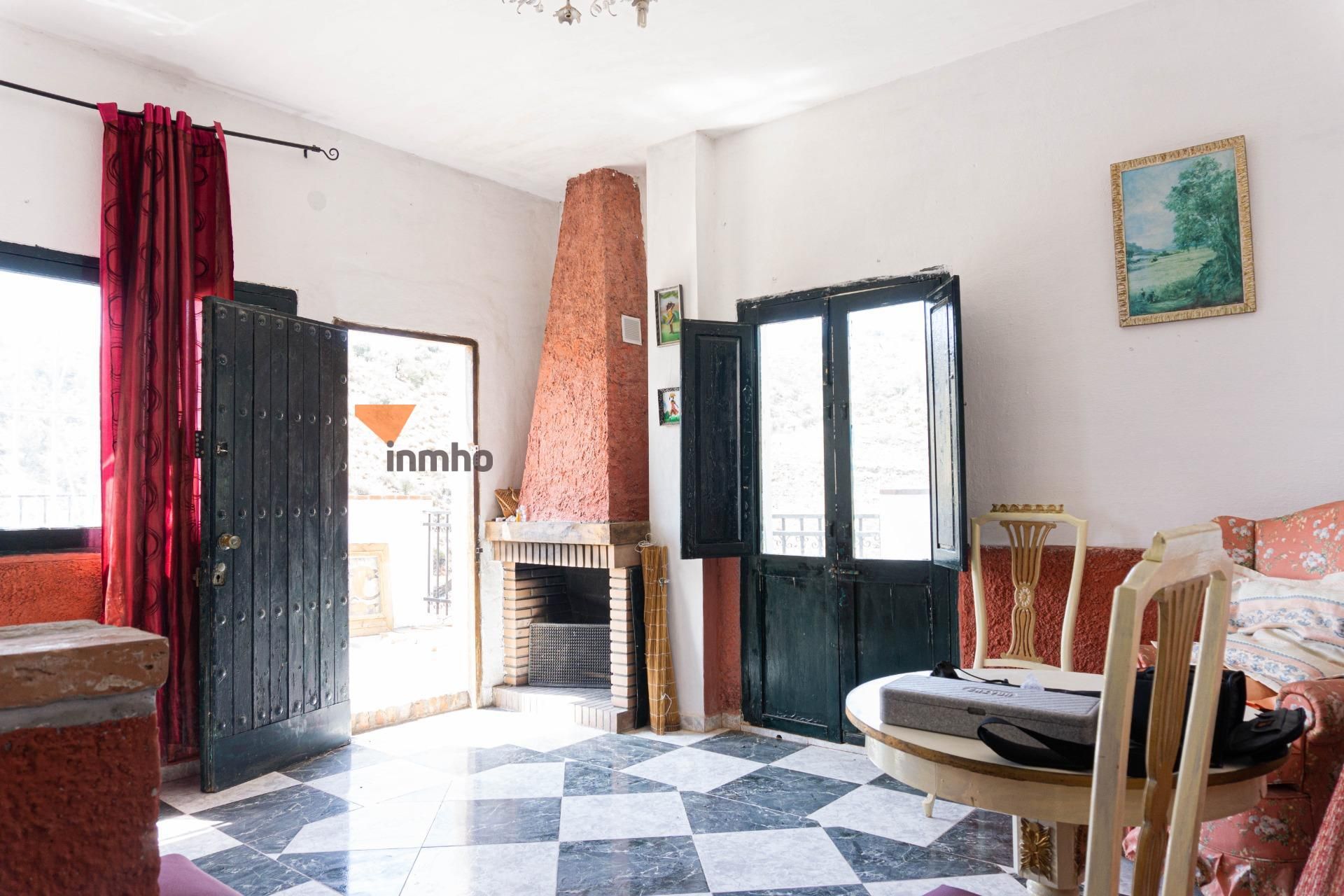 Casa adosada en venda en Macharaviaya amb Terrassa i Balcó