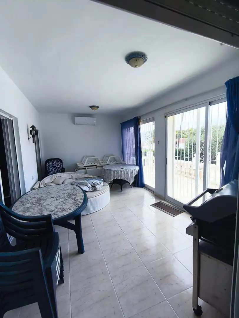 Wohnzimmer von Haus oder Chalet zum Verkauf in L'Alfàs del Pi mit Klimaanlage, Privatgarten und Terrasse