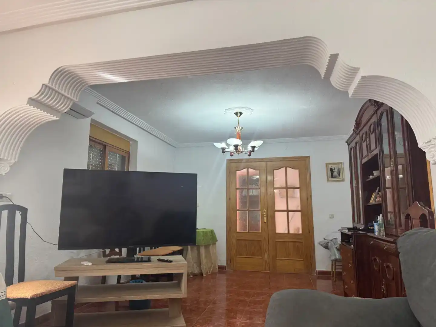 Sala d'estar de Casa adosada en venda en Segura de la Sierra amb Aire condicionat, Traster i Moblat
