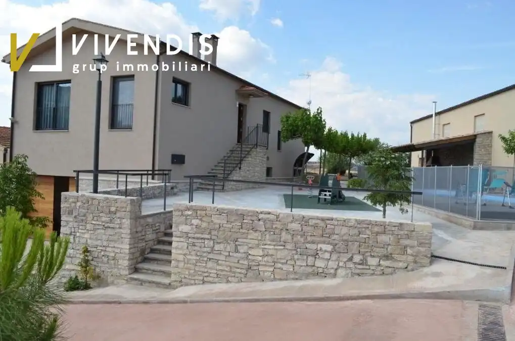 Houses for sale in Les Oluges  with Heating, Private garden and Storage room
