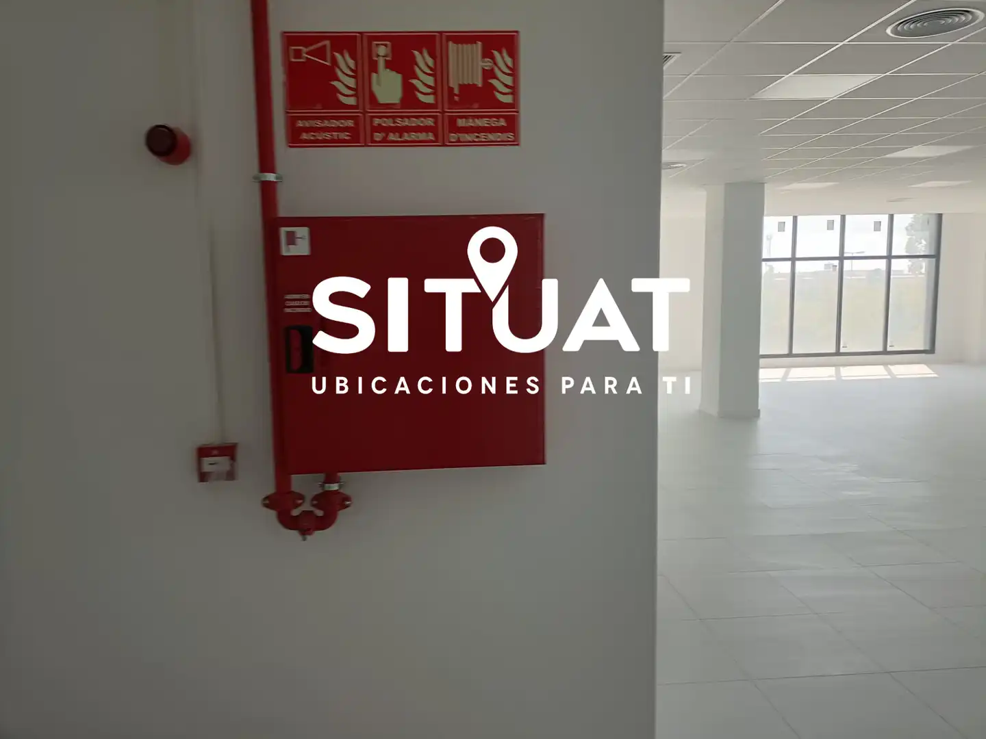 Oficina de alquiler en L'Hospitalet de Llobregat con Aire acondicionado, Calefacción y Alarma