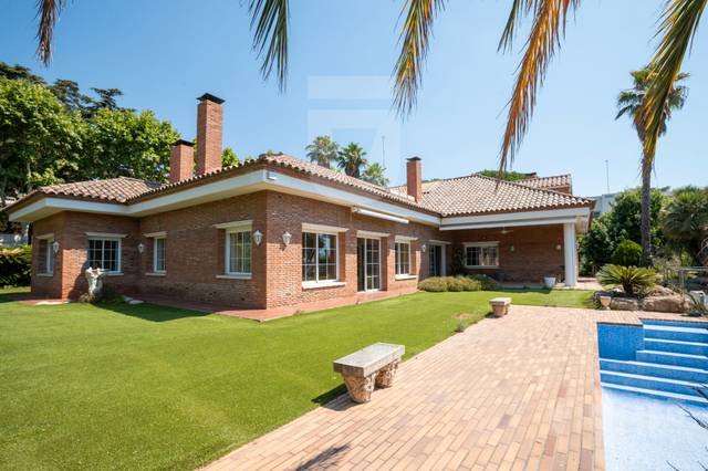 Casa-chalet en Venta en Tiana