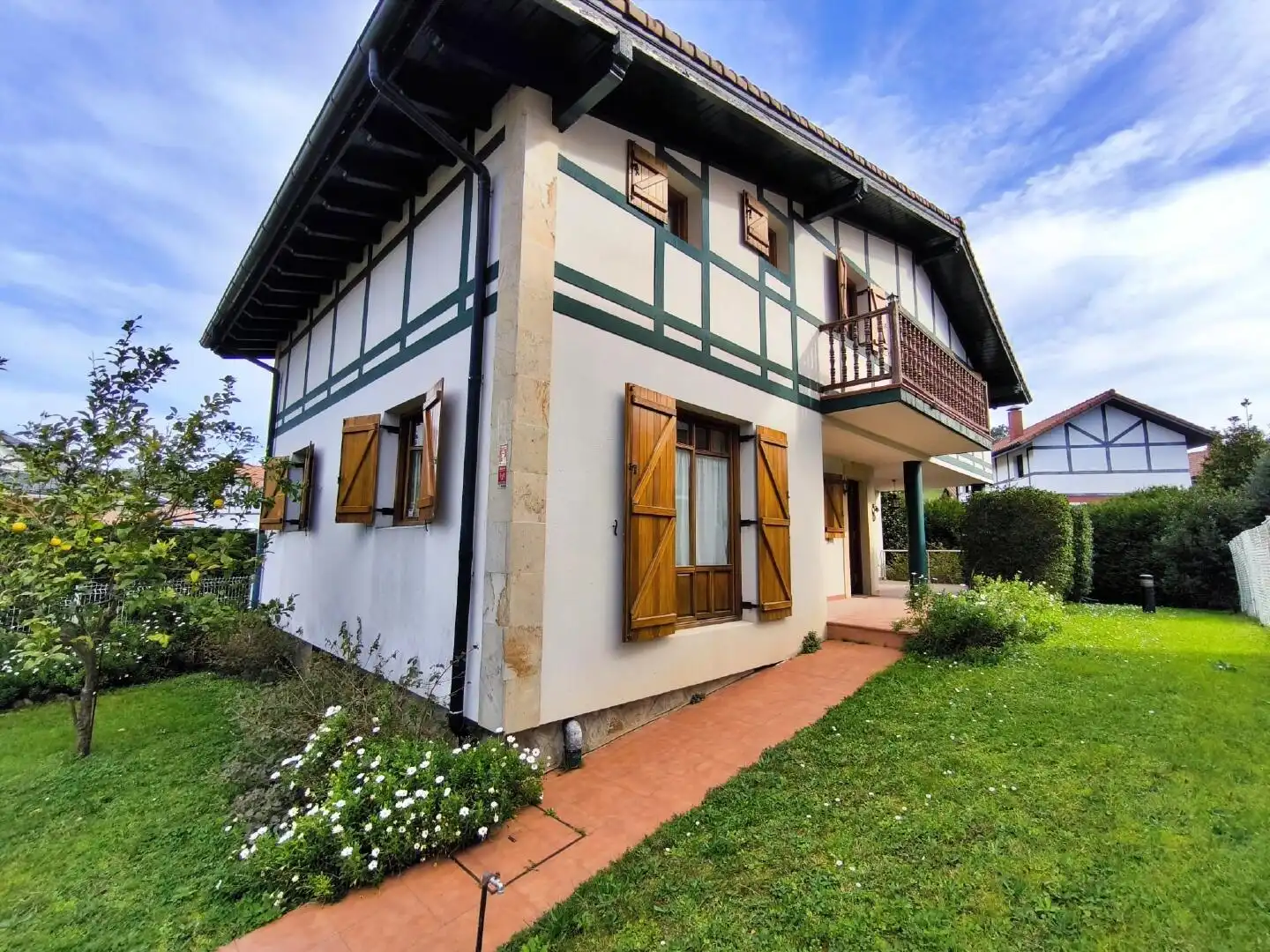 Vista exterior de Casa o xalet en venda en Castro-Urdiales