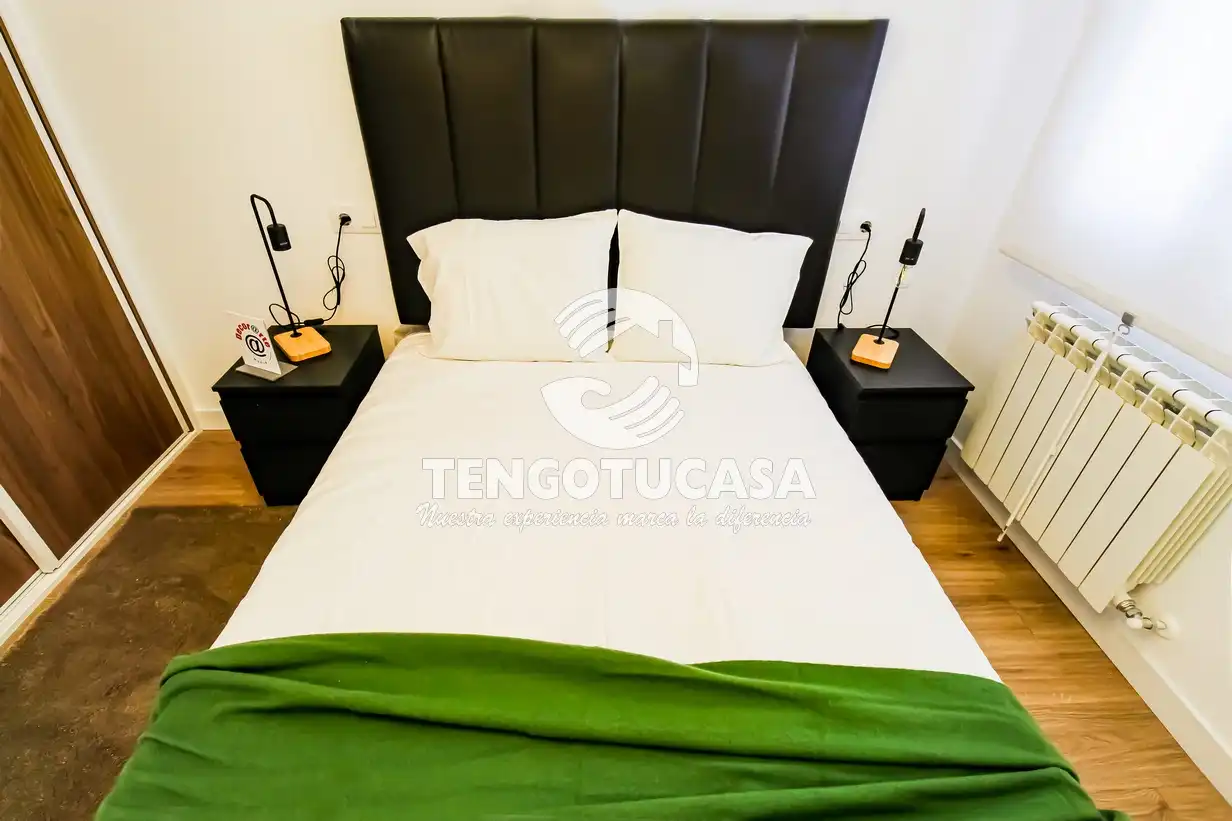 Bedroom of Flat for rent in Madrid  with Air Conditioner, Heating and Furnished