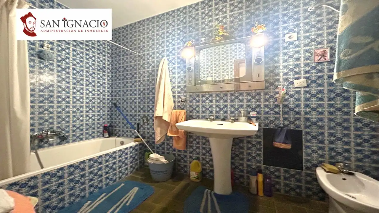 Baño de Piso en venta en Villarcayo de Merindad de Castilla la Vieja con Terraza y Amueblado
