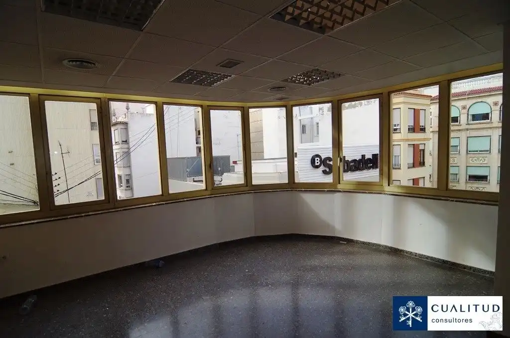 Oficina amb ascensor de lloguer a Centro