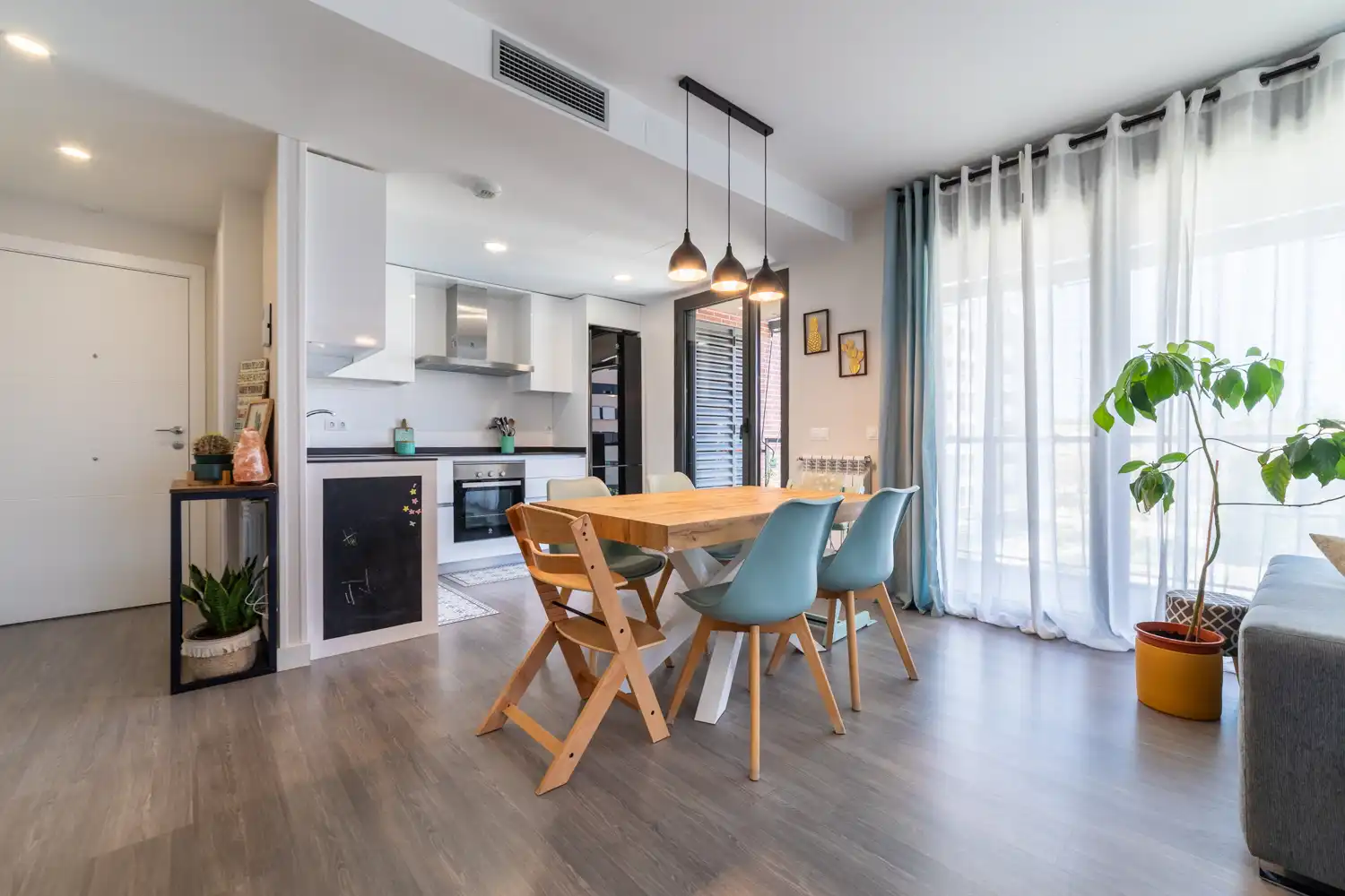 Dining room of Flat for sale in Tres Cantos  with Air Conditioner, Heating and Private garden