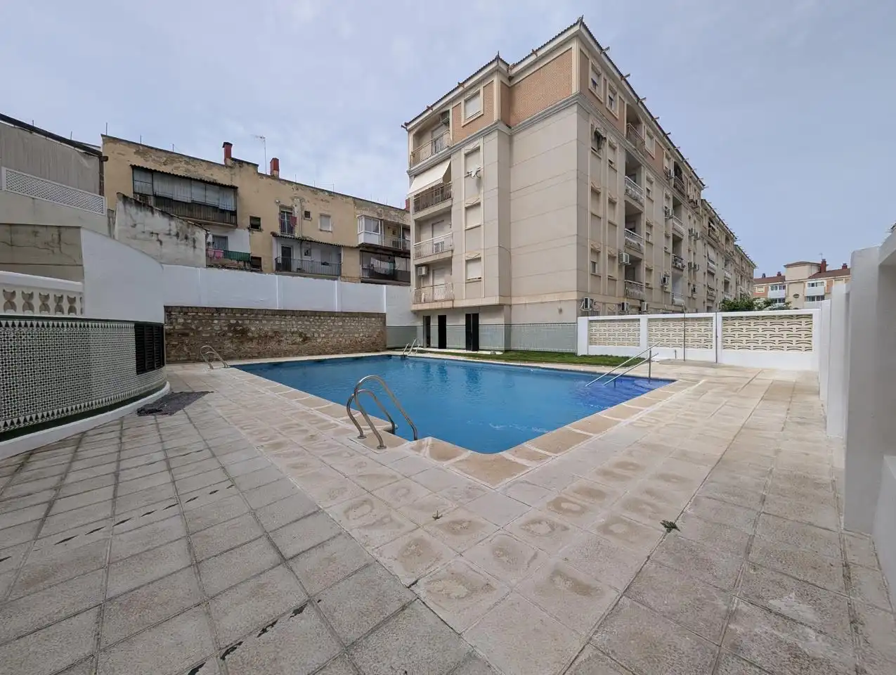 Swimming pool of Flat for sale in Linares  with Air Conditioner, Heating and Balcony