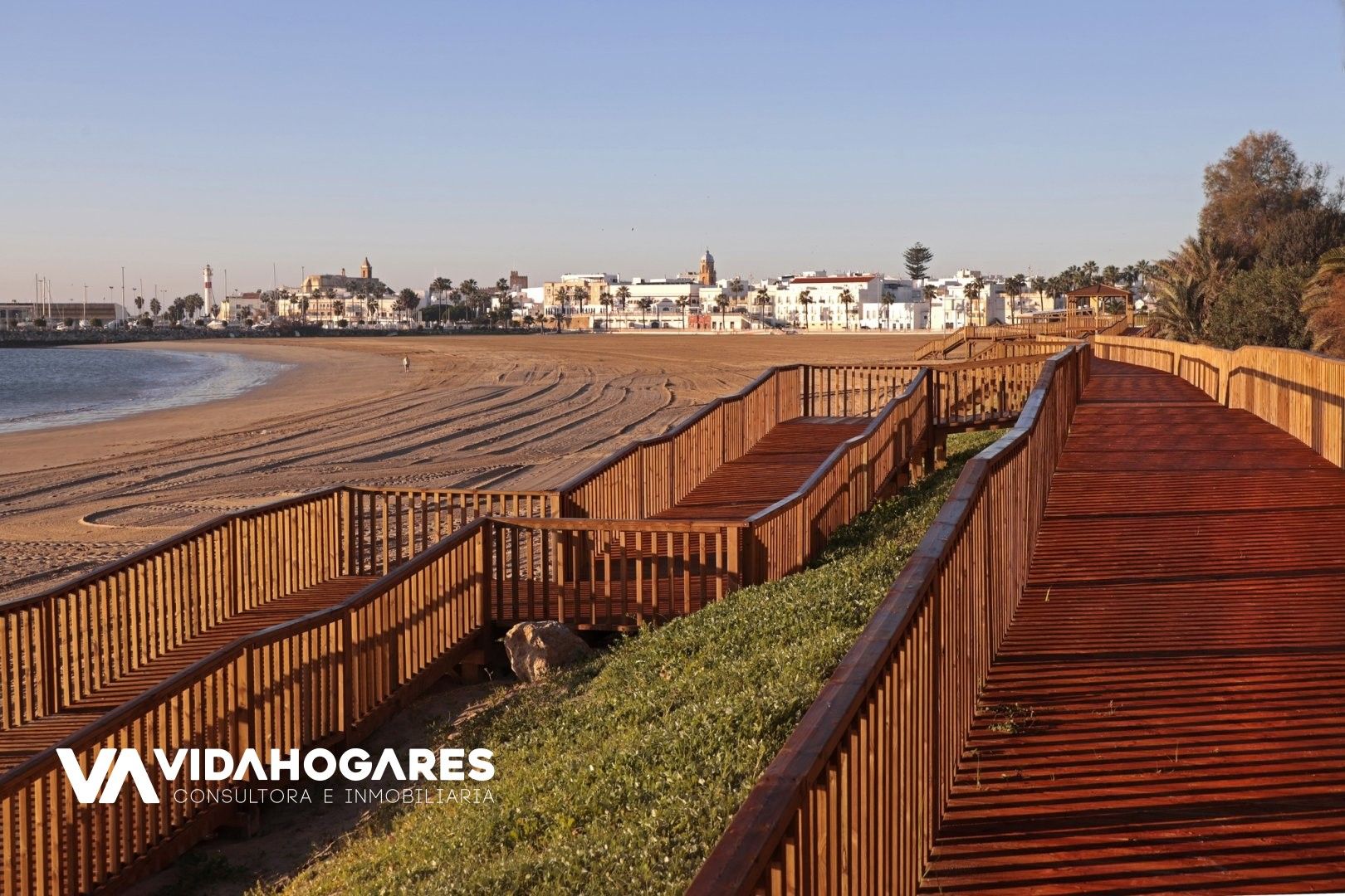 Building for sale in Rota