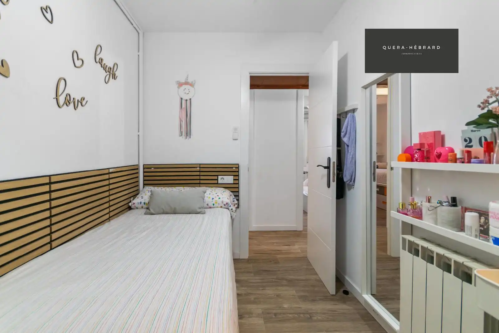 Schlafzimmer von Dachboden zum Verkauf in Rubí mit Klimaanlage, Heizung und Parkett