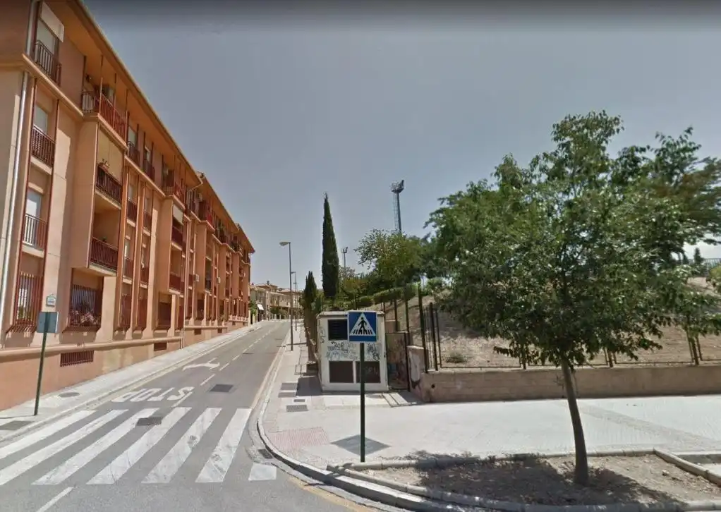 Aparcament amb ascensor en venda a PERIODISTA LUIS SECO DE LUCENA, imagen 6