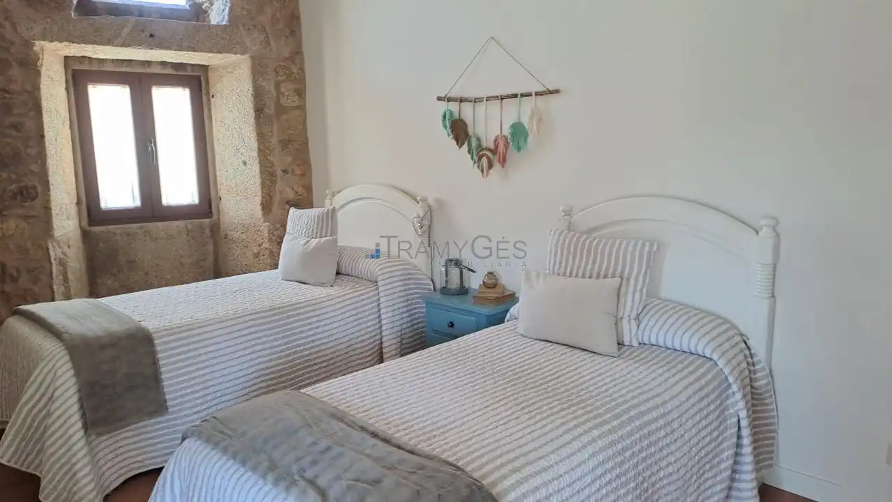 Dormitori de Casa o xalet en venda en O Rosal   amb Calefacció, Jardí privat i Terrassa