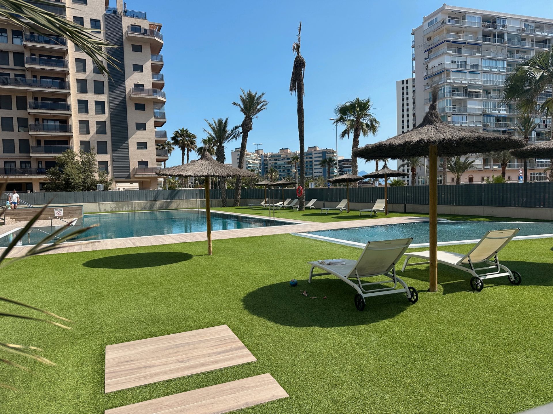 Piscina de Piso en venta en Alicante / Alacant con Aire acondicionado, Calefacción y Terraza