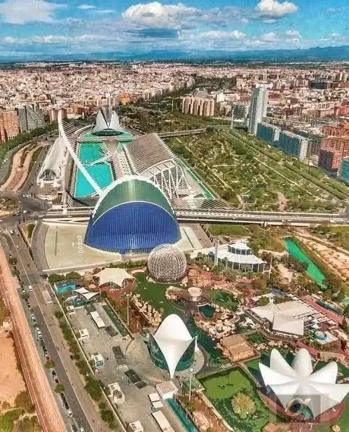 Vista exterior de Residencial en venta en Ciutat Vella 