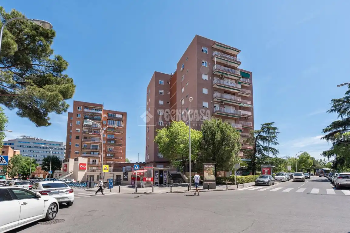 Vista exterior de Piso en venta en Madrid con Calefacción y Trastero