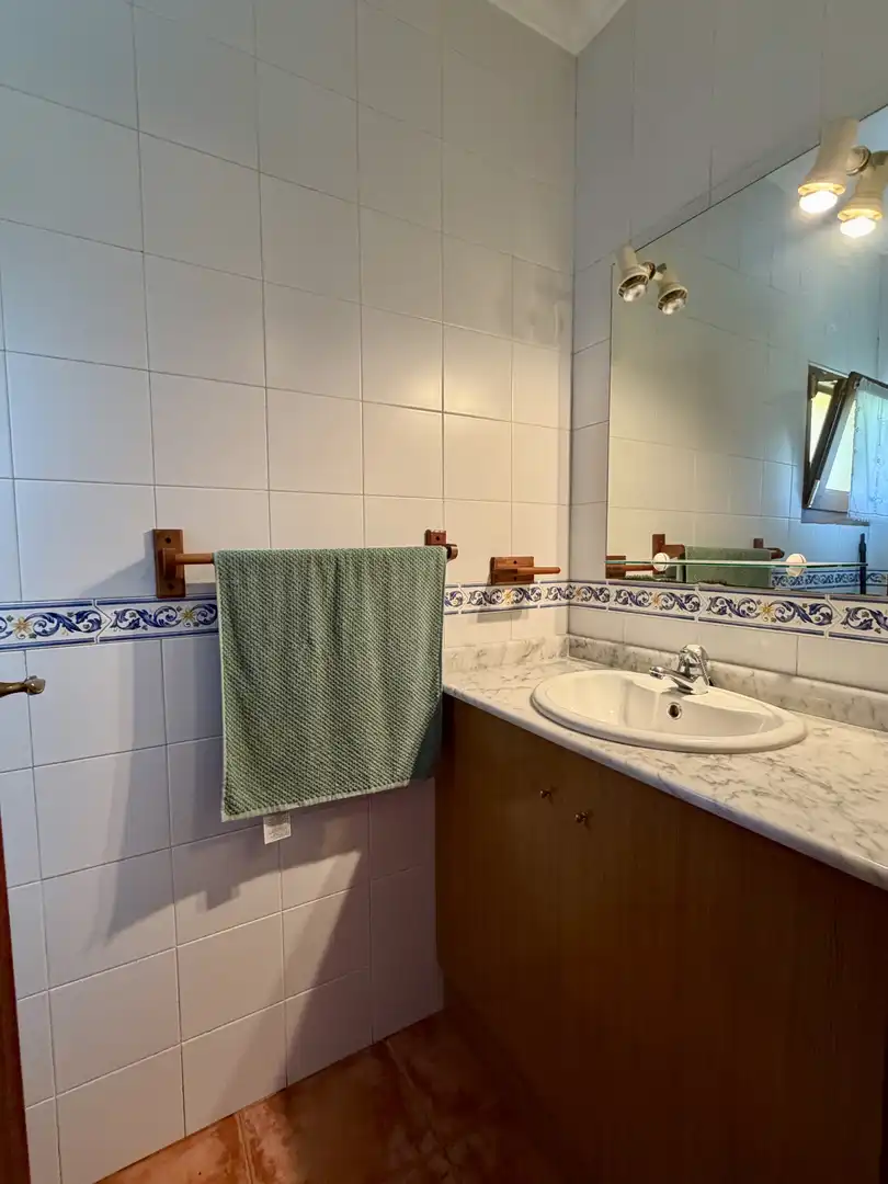 Baño de Casa adosada en venta en Penagos con Calefacción, Jardín privado y Terraza
