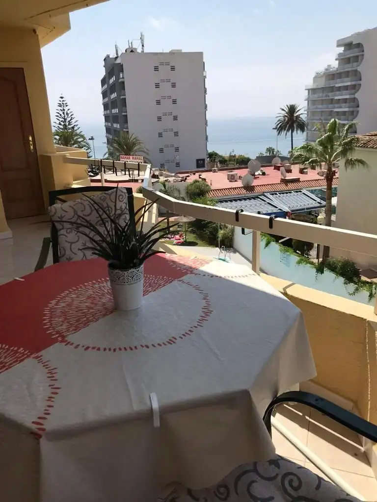 Terrassa de Apartament de lloguer en Benalmádena amb Aire condicionat i Moblat