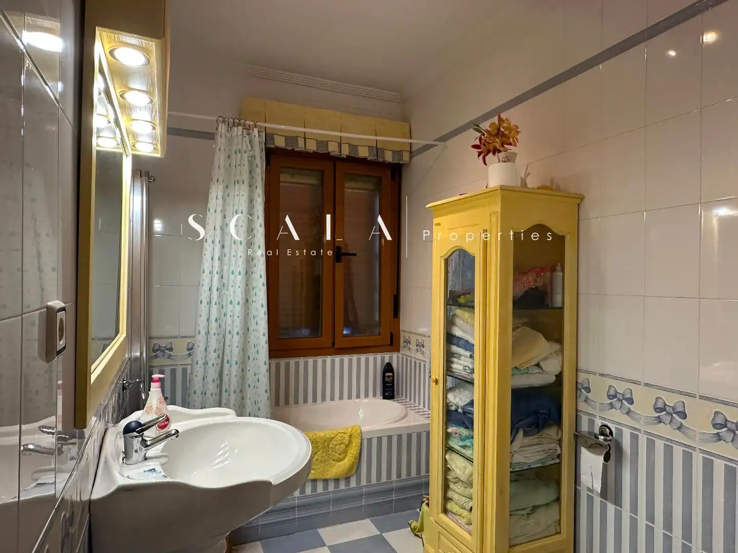 Habitación de Casa o chalet en venta en Nambroca con Aire acondicionado, Calefacción y Jardín privado