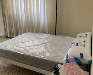 Bedroom of Flat to share in Tudela  with Air Conditioner, Heating and Terrace