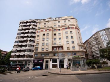 Flat with lift for sale in Numancia - San Fernando