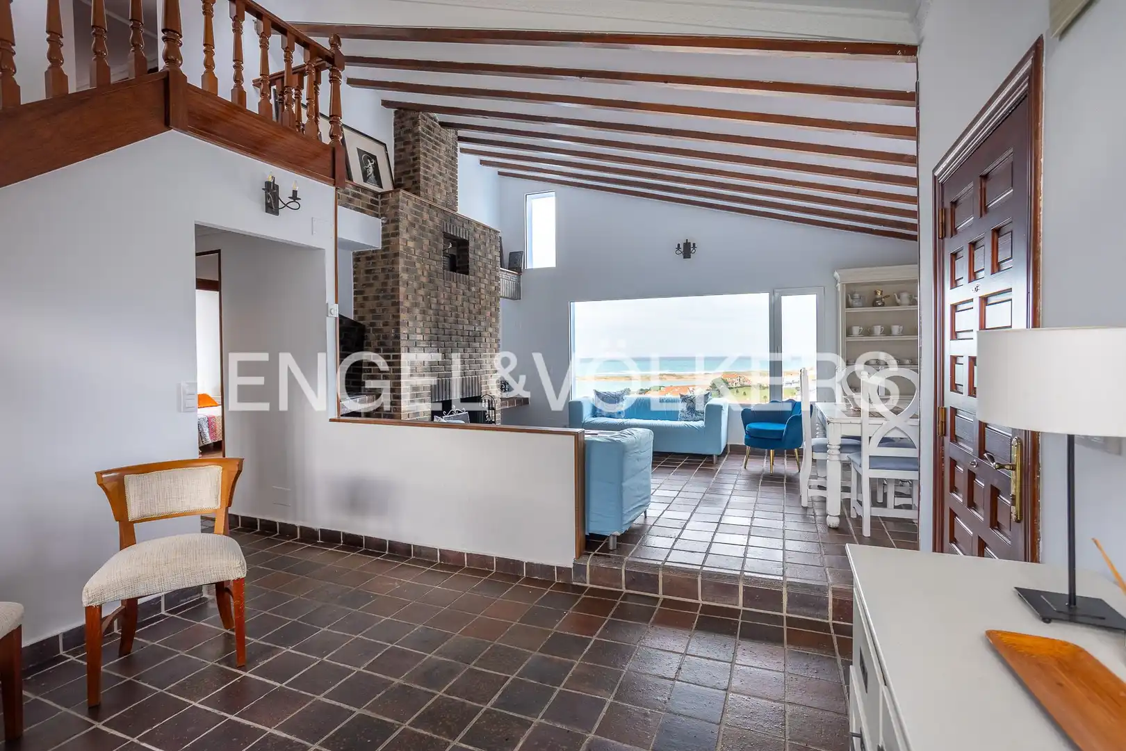Sala d'estar de Casa o xalet en venda en Miengo amb Calefacció, Jardí privat i Piscina