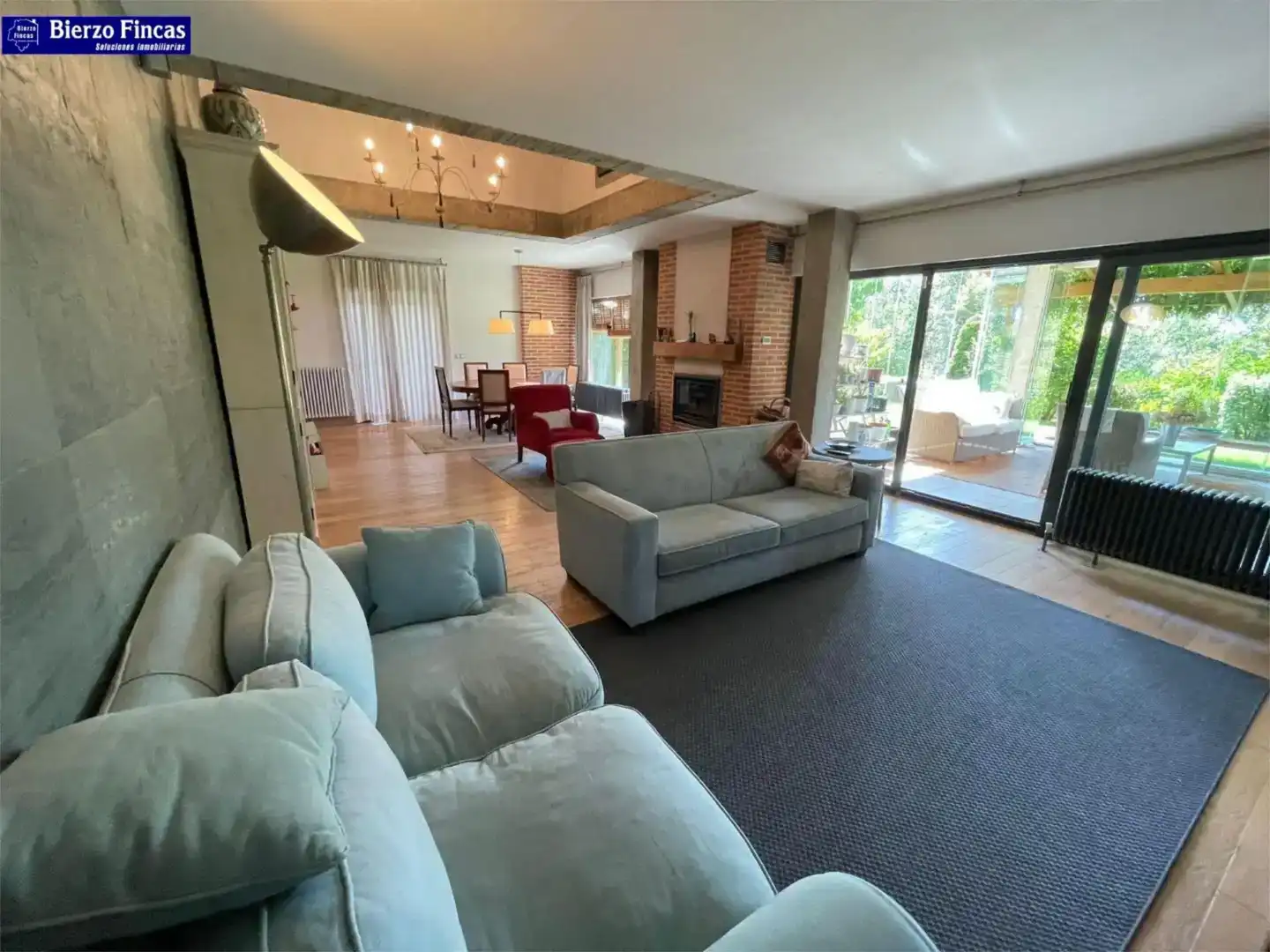 Sala d'estar de Pis en venda en Valverde de la Virgen amb Jardí privat, Parquet i Traster