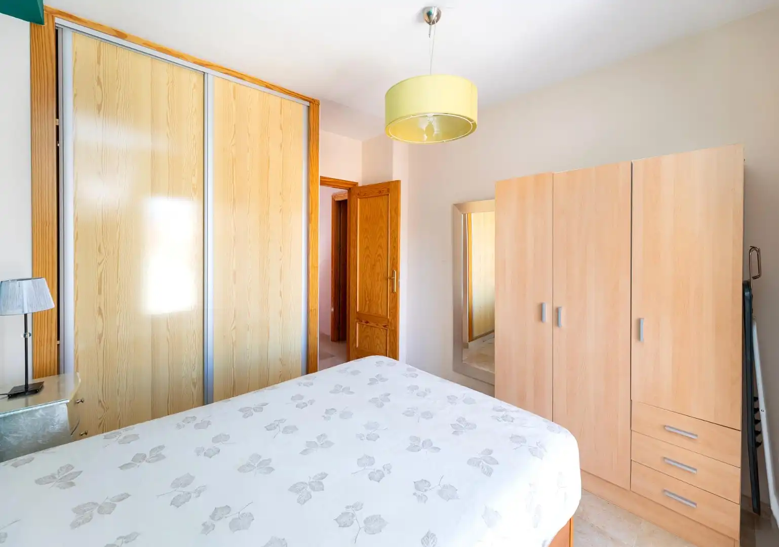 Habitación de Piso en venta en Armilla con Terraza, Amueblado y Balcón