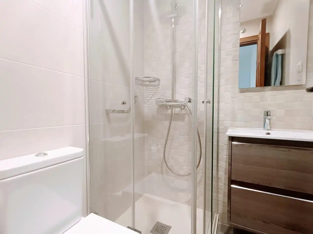 Bathroom of Flat for rent in El Escorial  with Heating, Terrace and Furnished