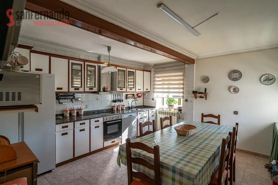 Küche von Haus oder Chalet zum Verkauf in Torrelavega  mit Heizung, Privatgarten und Terrasse