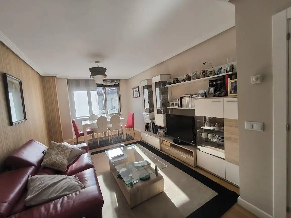 Wohnzimmer von Wohnung zum Verkauf in Oviedo  mit Heizung und Abstellraum