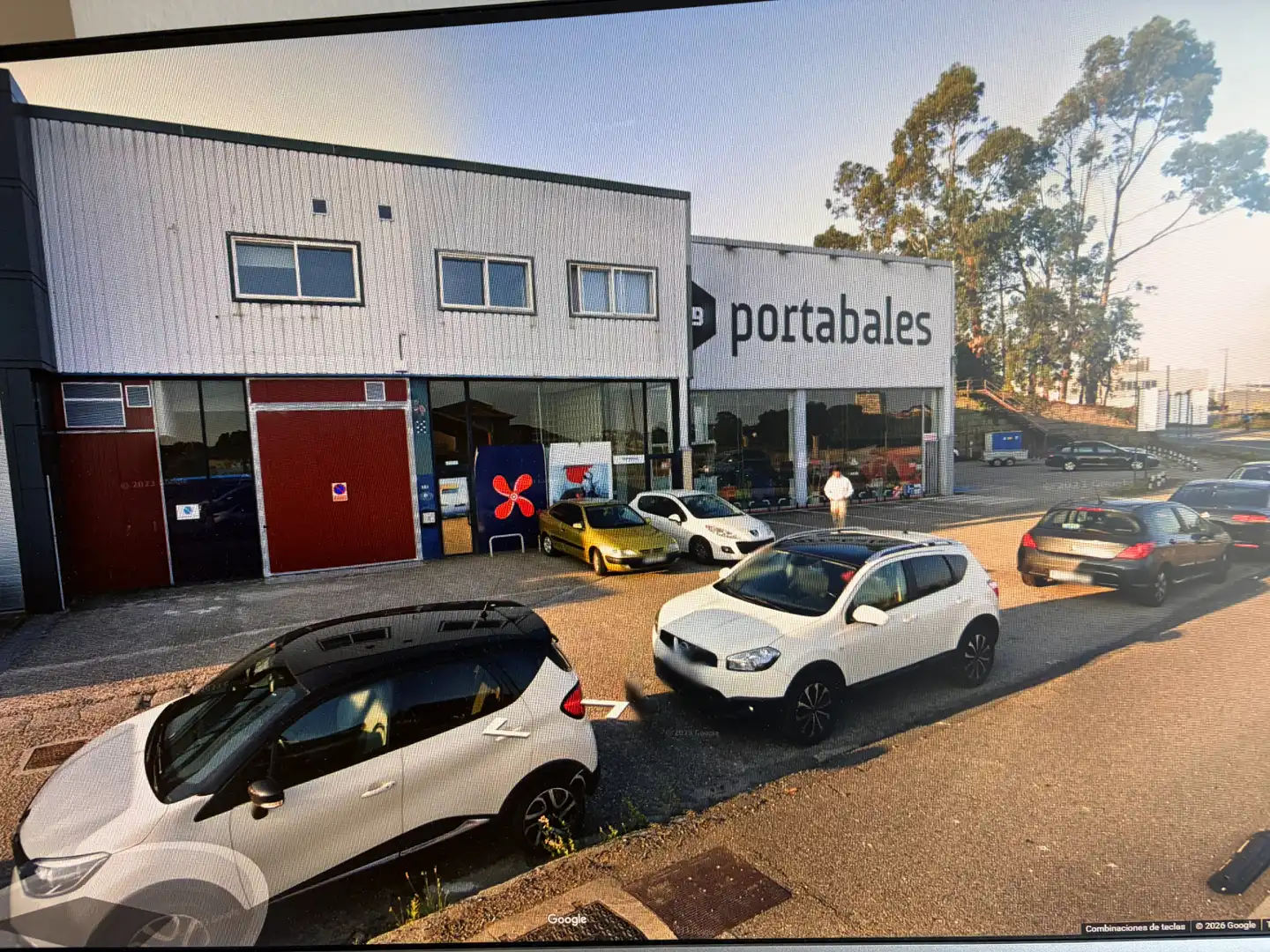Industrial building for sale in Avenida Ricardo Mella 60