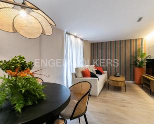 Sala d'estar de Apartament de lloguer en  Valencia Capital amb Aire condicionat i Balcó