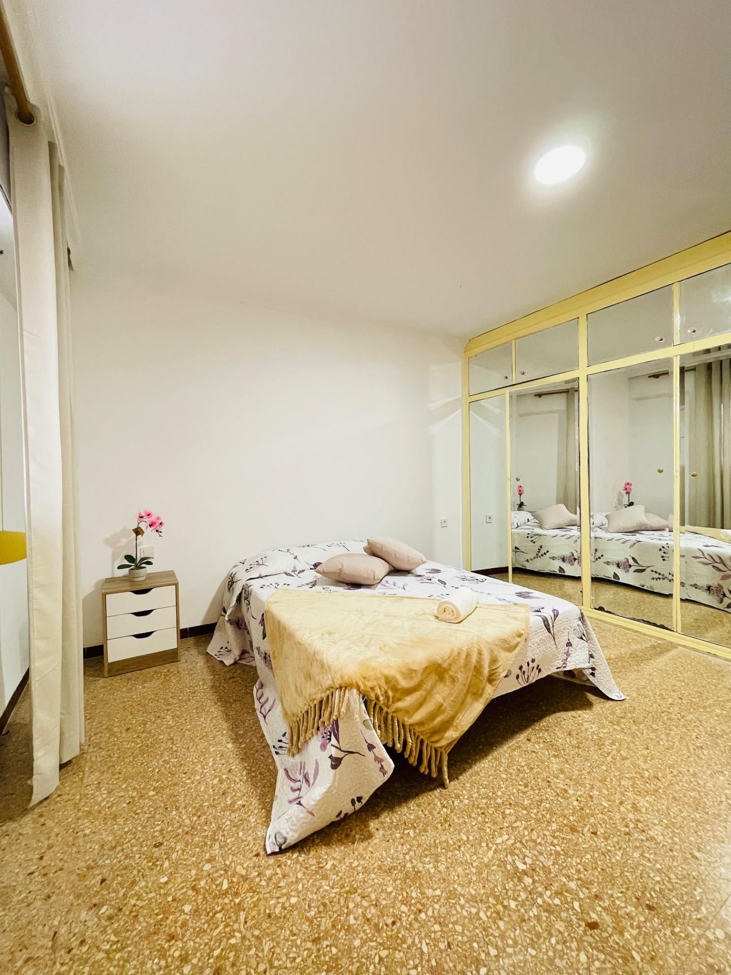 Piso para compartir en Calle del Teniente Llorca, 26, Campoamor, Campoamor - Altozano