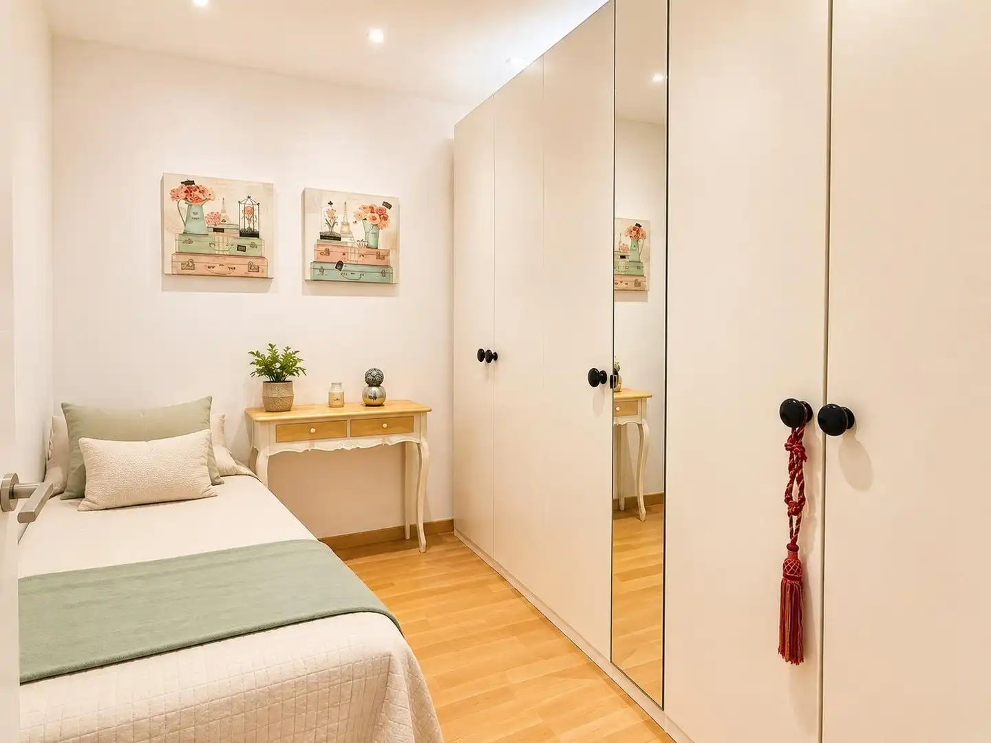 Habitación de Piso en venta en Sabadell con Calefacción, Parquet y Terraza