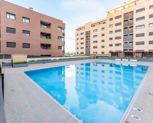 Swimming pool of Flat to rent in  Madrid Capital  with Storage room, Oven and Washing machine