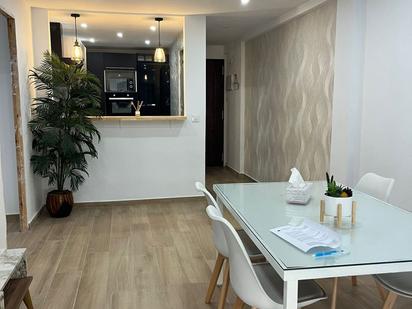 Dining room of Flat for sale in  Sevilla Capital  with Air Conditioner and Terrace