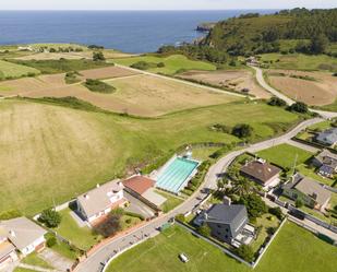 Piscina de Casa o xalet en venda en Gozón amb Jardí privat, Terrassa i Traster