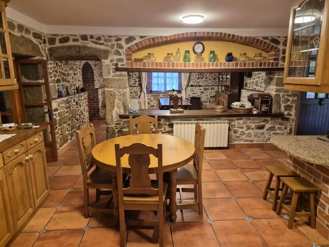 Cuina de Finca rústica en venda en Ferrol amb Calefacció i Moblat