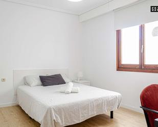 Bedroom of Flat to share in Burjassot  with Air Conditioner and Terrace