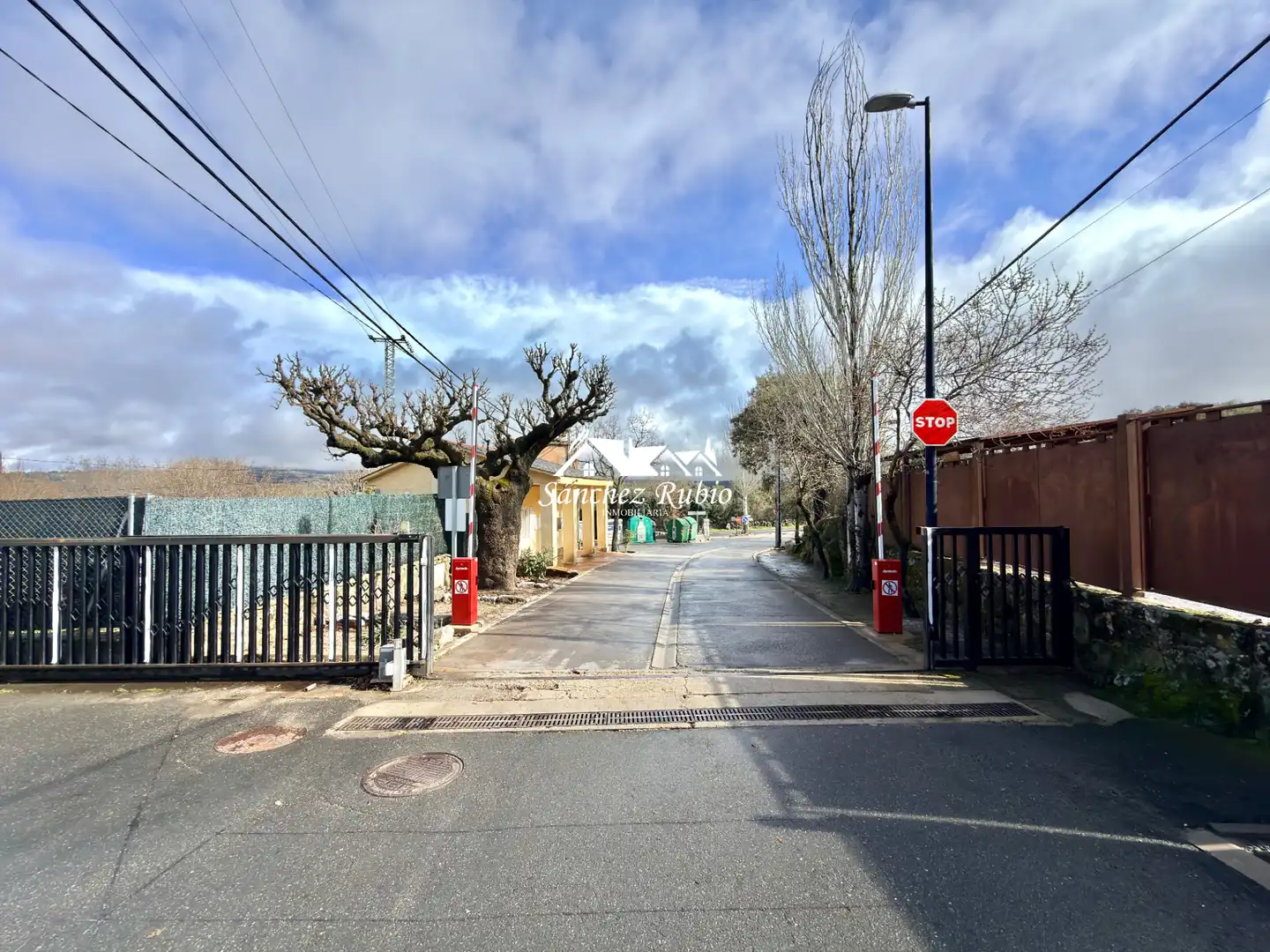 Vista exterior de Casa o xalet en venda en Galapagar amb Calefacció, Jardí privat i Terrassa