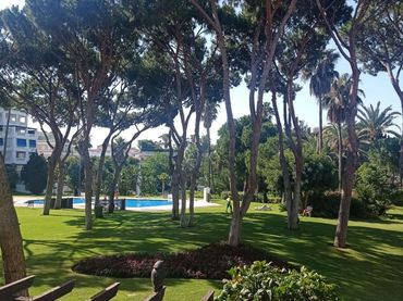 Apartamento con piscina en venta en Nueva Andalucía
