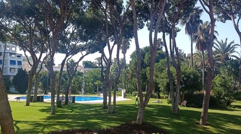 Oasis de Lujo en Puerto Banús: Apartamento de 2 Dormitorios con Vistas al Mar