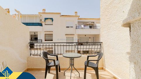 Apartamento con piscina comunitaria, en la provincia de Alicante, en la ciudad de Torrevieja. 2 habitaciones | 59 m² | 250 metros, imatge 3