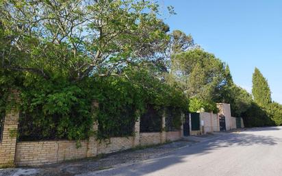 Vista exterior de Casa o xalet en venda en Guillena amb Aire condicionat, Calefacció i Jardí privat