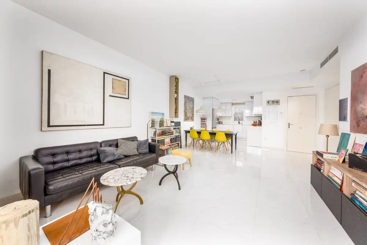 Sala d'estar de Pis en venda en Estepona amb Jardí privat, Terrassa i Piscina
