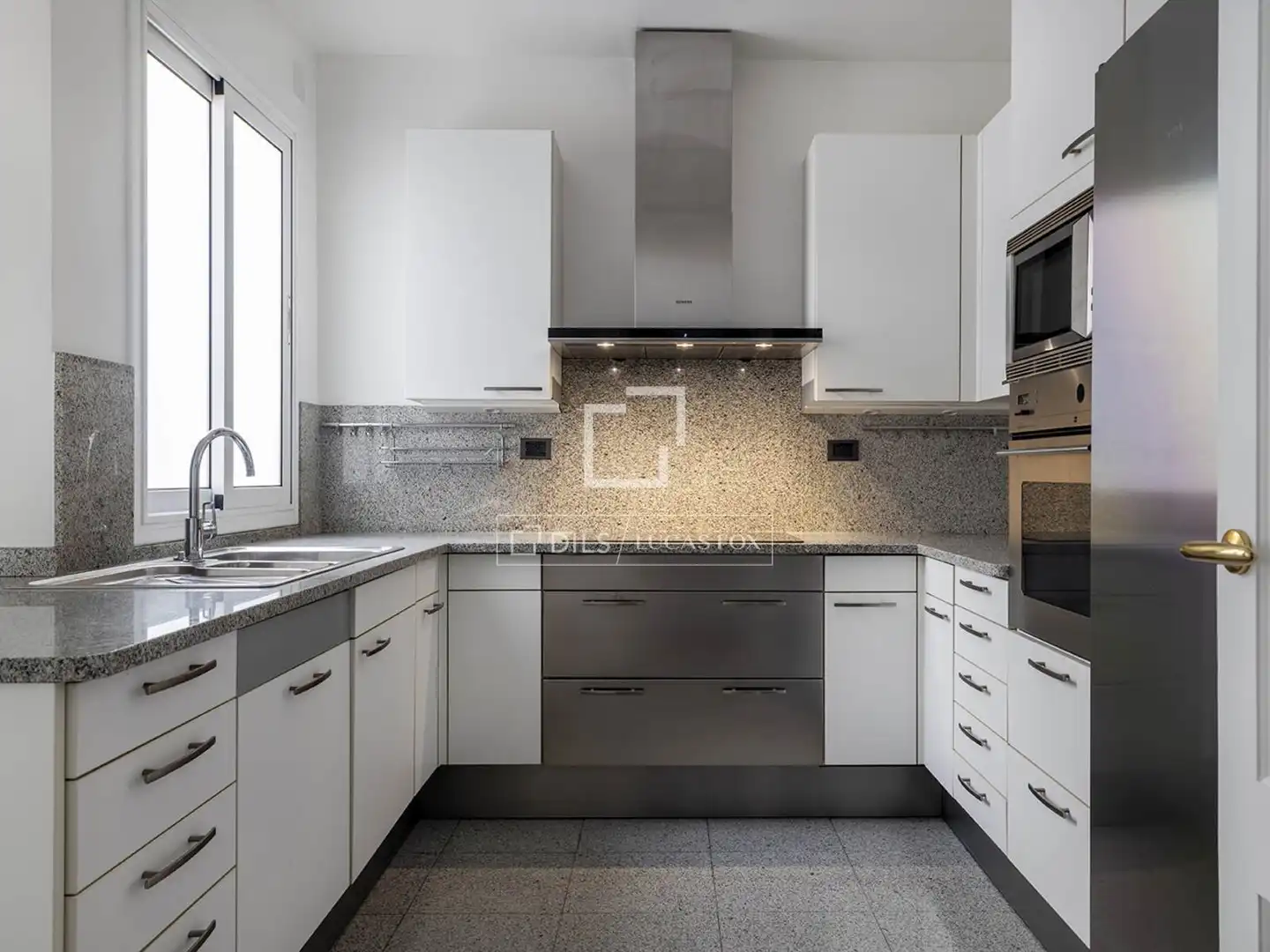 Kitchen of Flat for rent in Barcelona  with Furnished