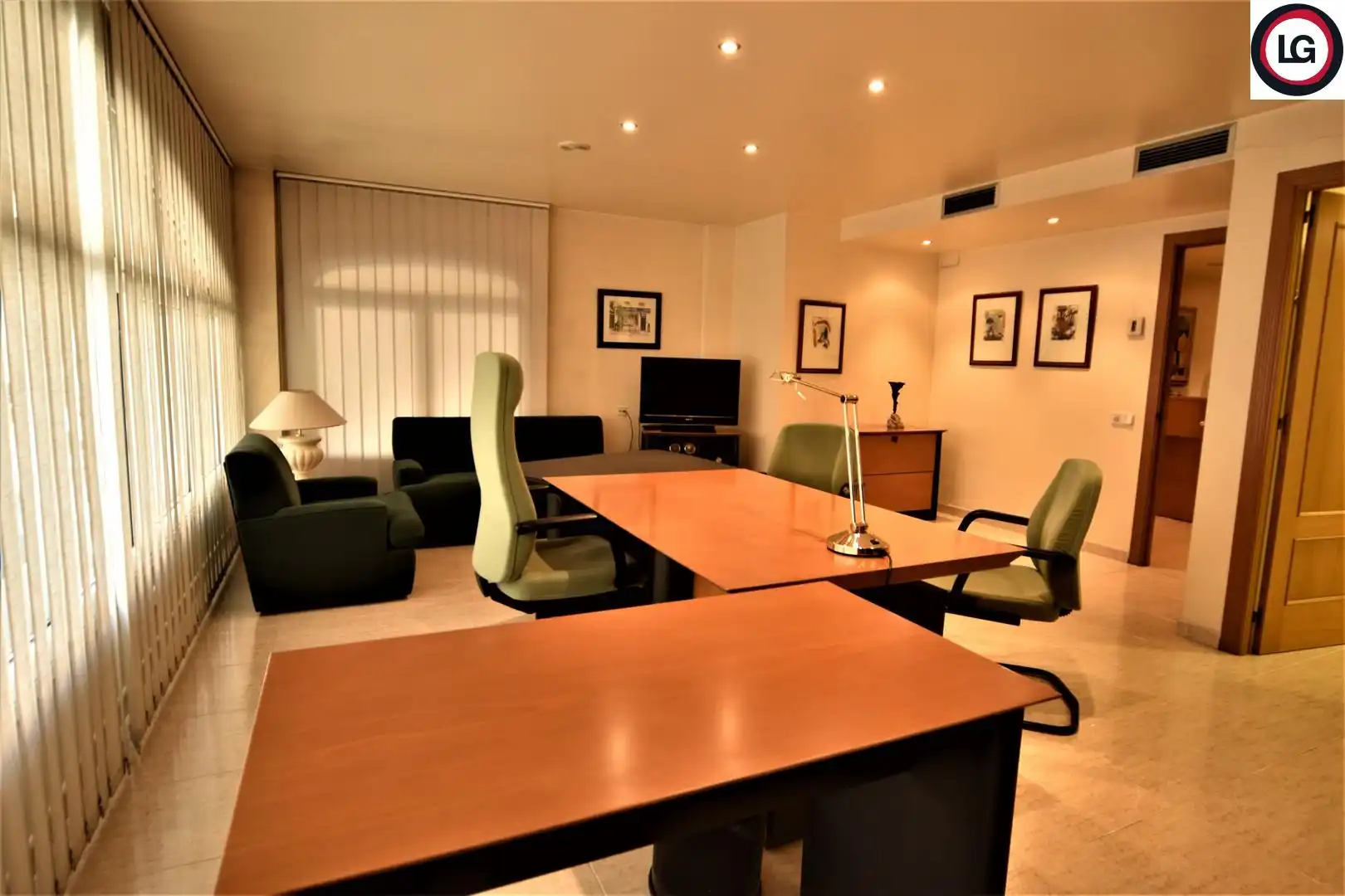 Office space with lift for sale in Pallars 6, imagen 19