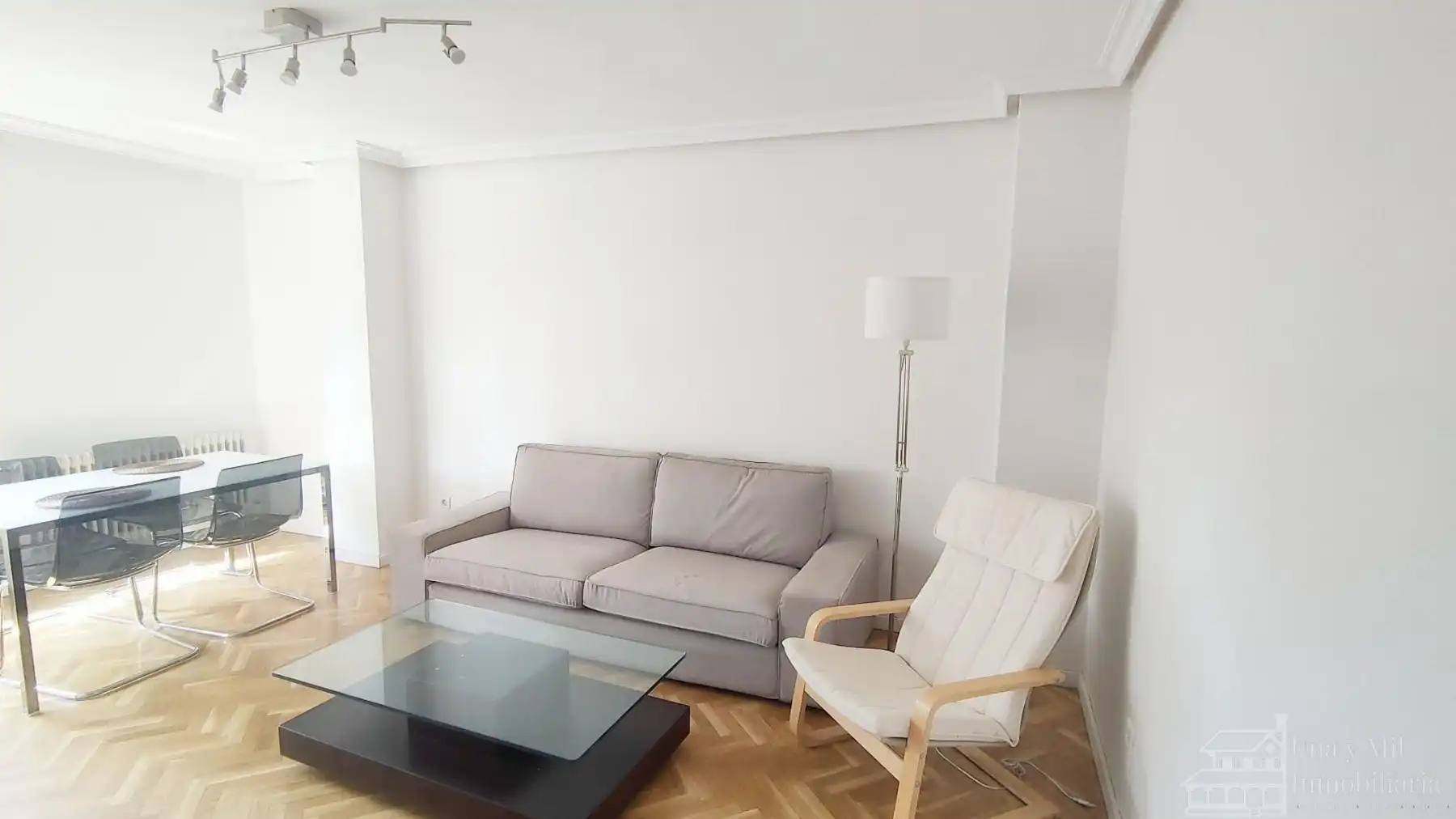 Living room of Flat for sale in Salamanca  with Terrace and Balcony