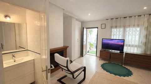 Foto 2 de Casa adosada en venta en  Pau 8, Los Almendros, Orihuela