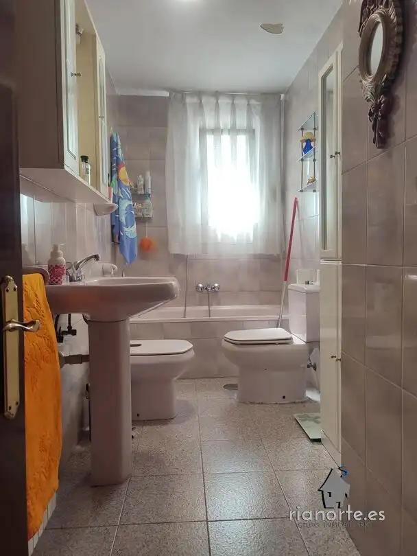Bany de Pis en venda en Langreo amb Calefacció